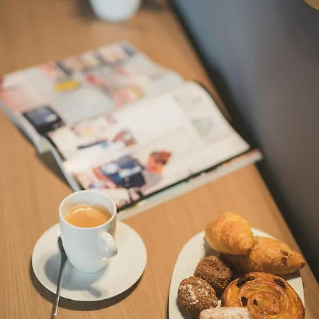 Bluebell Luxury ハニア