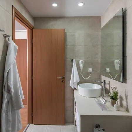 アパートホテル Bluebell Luxury 4*